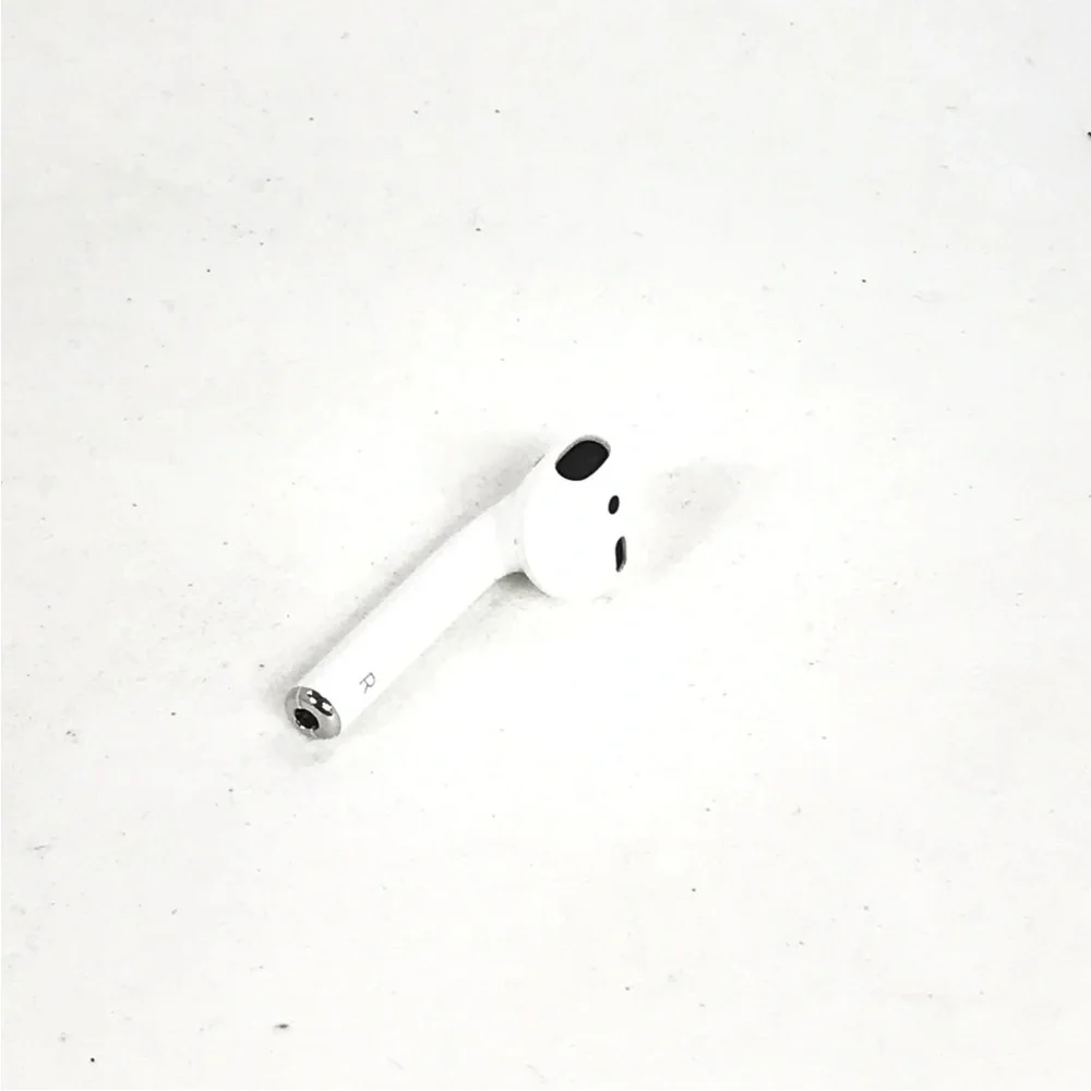 Apple Airpods with wireless charging case Model A2032 A2031 A1938